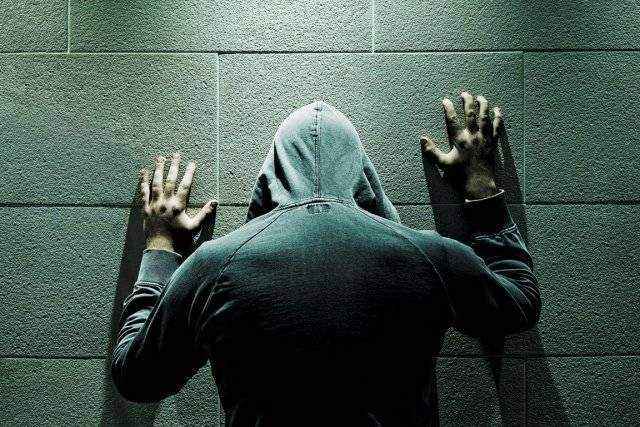 les troubles psychologiques et psychopthologie de l'adolescent: délinquance, automutilation et autodestruction